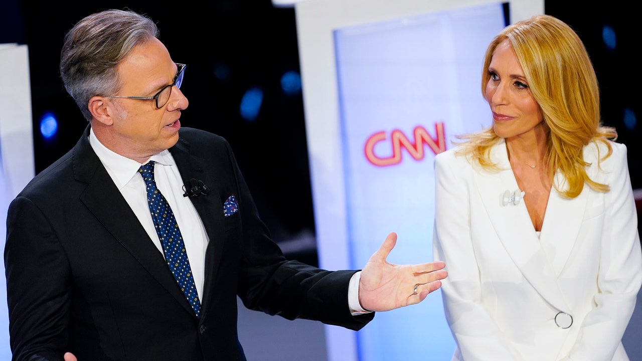 Le défi pour les modérateurs des débats de CNN : se tenir à l'écart