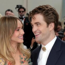 Robert Pattinson n'est pas du tout gêné par le fait que Suki Waterhouse chante à propos de ses ex